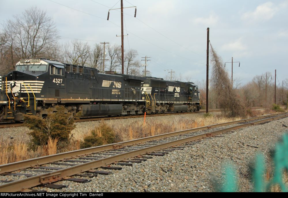 NS 4327 on K40 RBMN coal train